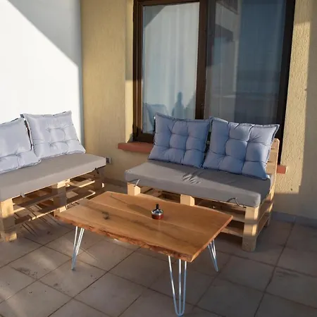 Spacious 3bd Flat With Parking And Sea View By Flat Mаnаger Apartmán Černomorec