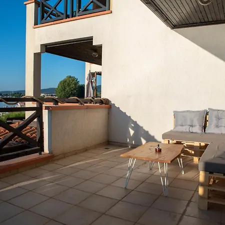 Spacious 3bd Flat With Parking And Sea View By Flat Mаnаger Apartmán *