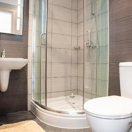 Spacious 3bd Flat With Parking And Sea View By Flat Mаnаger Τσερνομόρετς