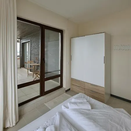 Apartmán Spacious 3bd Flat With Parking And Sea View By Flat Mаnаger *