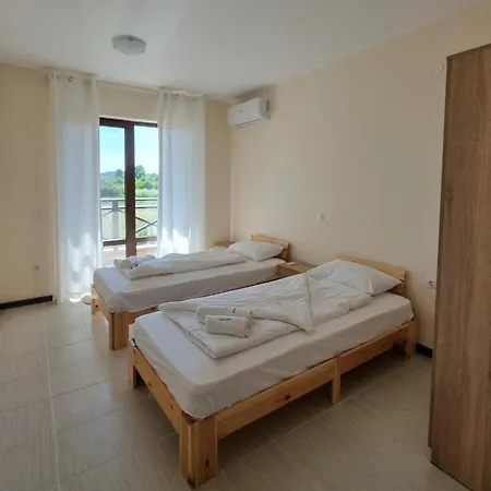 Spacious 3bd Flat With Parking And Sea View By Flat Mаnаger Apartmán Černomorec