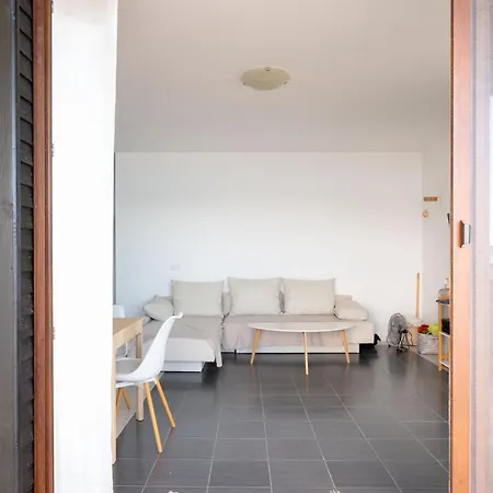 Spacious 3bd Flat With Parking And Sea View By Flat Mаnаger Apartament