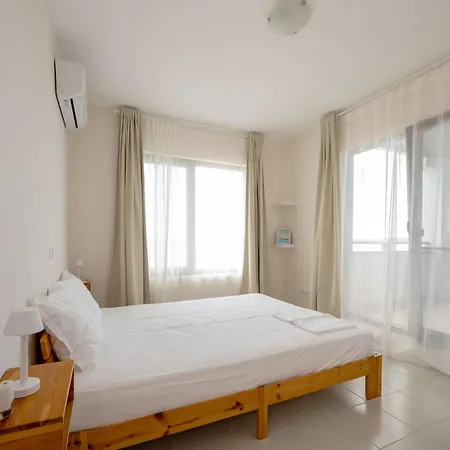 Spacious 3bd Flat With Parking And Sea View By Flat Mаnаger Apartament