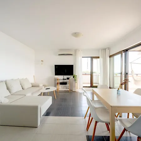 Apartament Spacious 3bd Flat With Parking And Sea View By Flat Mаnаger *